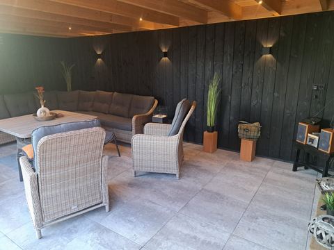 Laatste afwerking van de veranda