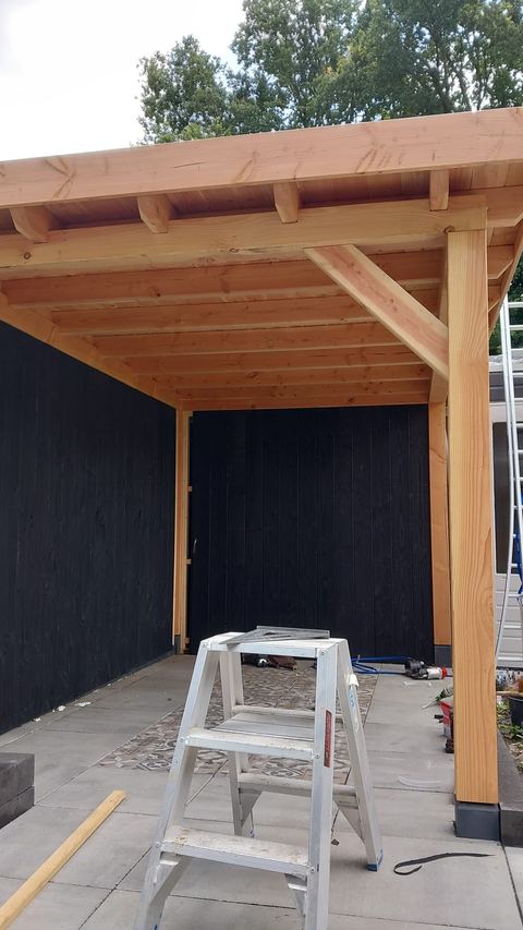 De veranda bij avondlicht