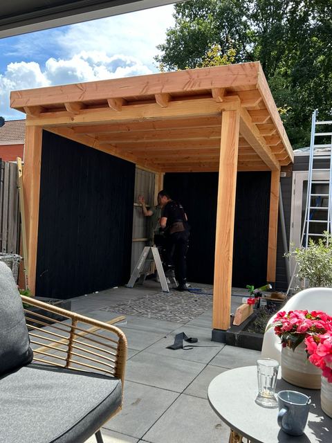 Overzicht van de voltooide veranda