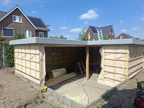 De afwerking van de buitenkamer