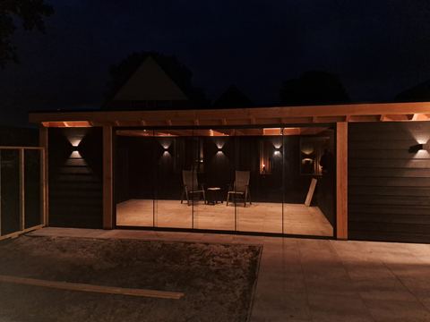 Overzichtsfoto van de voltooide veranda
